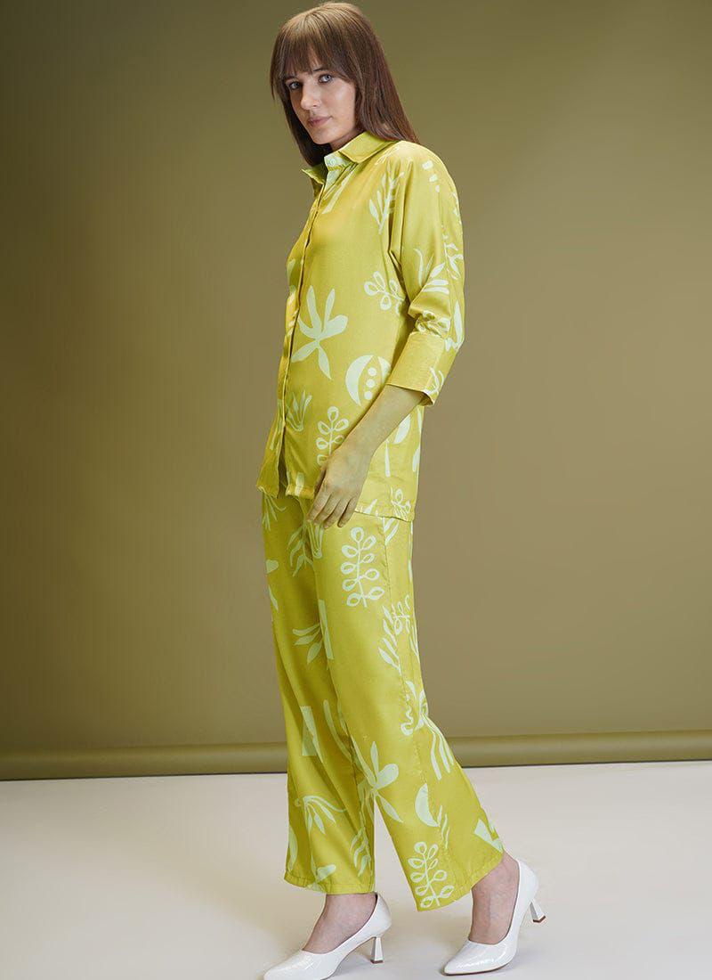 Trendy Printed Co-Ord Set with Stylish Relaxed Fit for Elegant Casual & Vacation Looks.